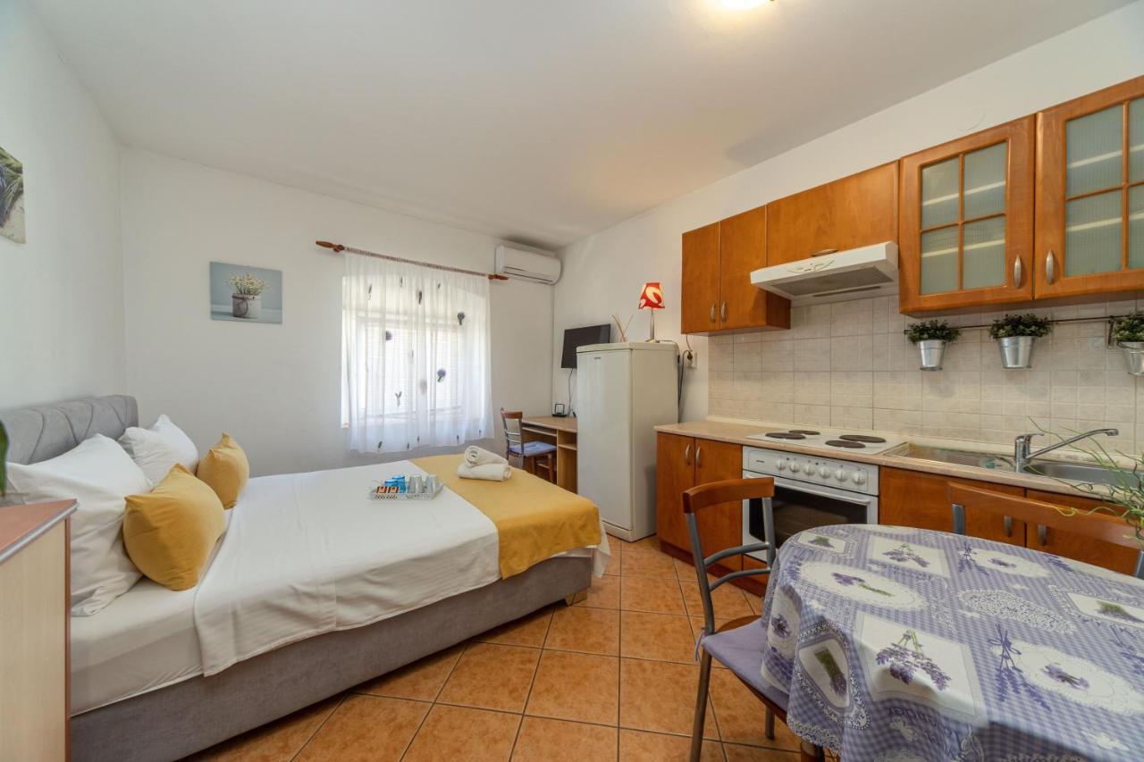 Tia Apartment Рийека Екстериор снимка